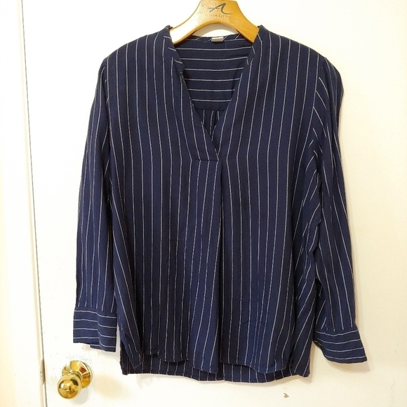 Old navy striped blouse - Picture 1 of 9